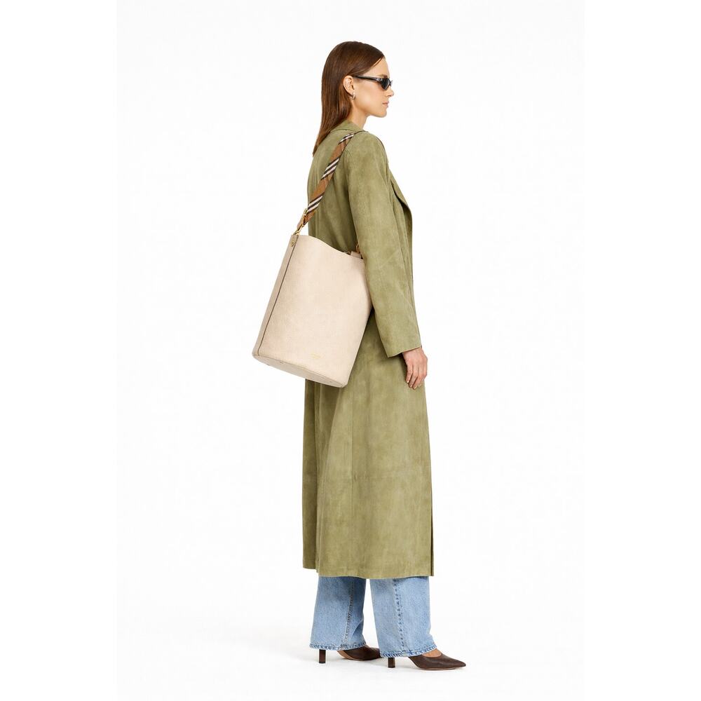 Burberry leather bucket bag large limestone - Picture 11 of 11